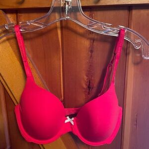 Victoria’s Secret Lined Perfect coverage bra. Red. Size 34C. New with tag.